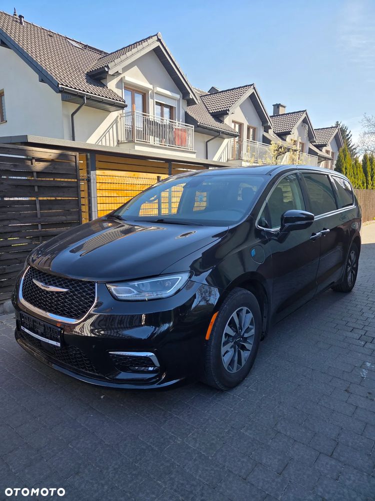 Chrysler Pacifica - 10