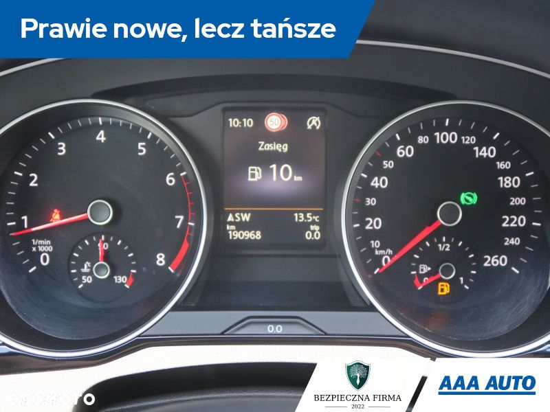Volkswagen Passat - 12