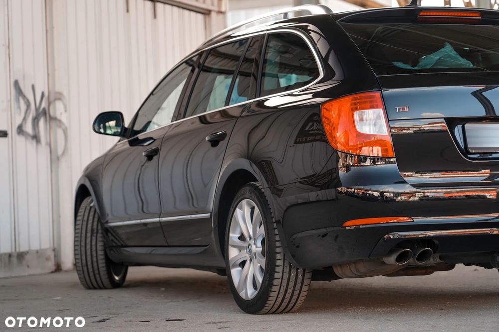 Skoda Superb 2.0 TDI DSG FAMILY - 5