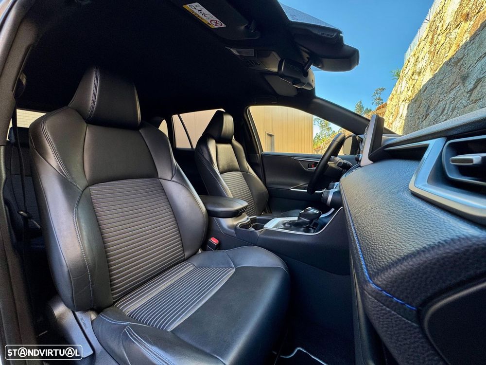 Toyota RAV4 2.5 HDF Black Edition - 49