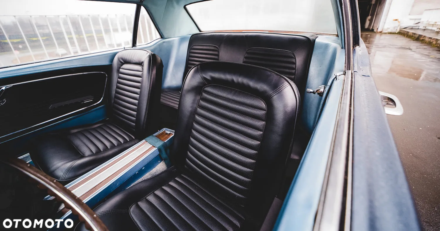 Ford Mustang - 23