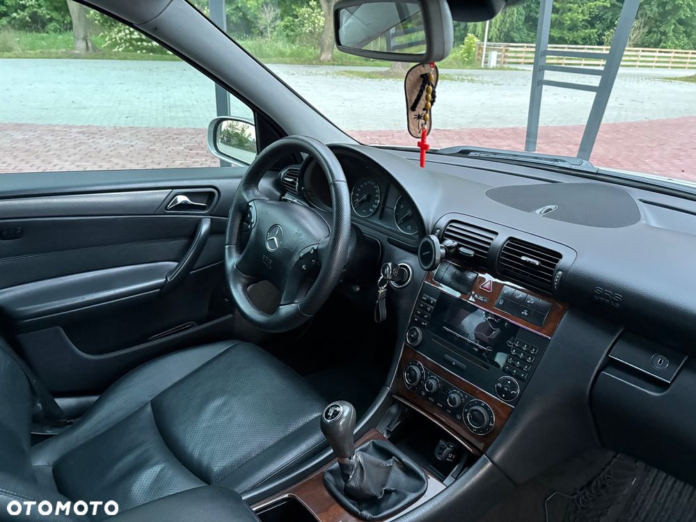 Mercedes-Benz Klasa C 200 CDI Avantgarde - 28