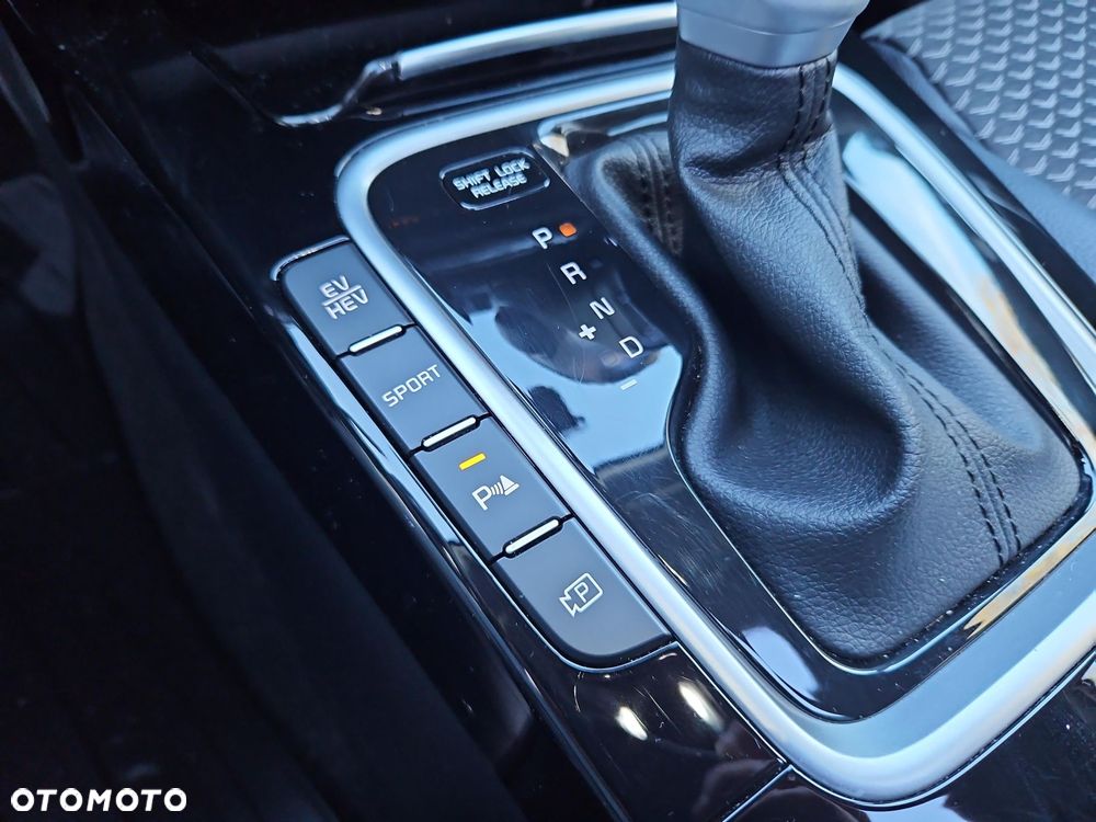 Kia XCeed 1.6 GDI PHEV Business Line DCT - 24