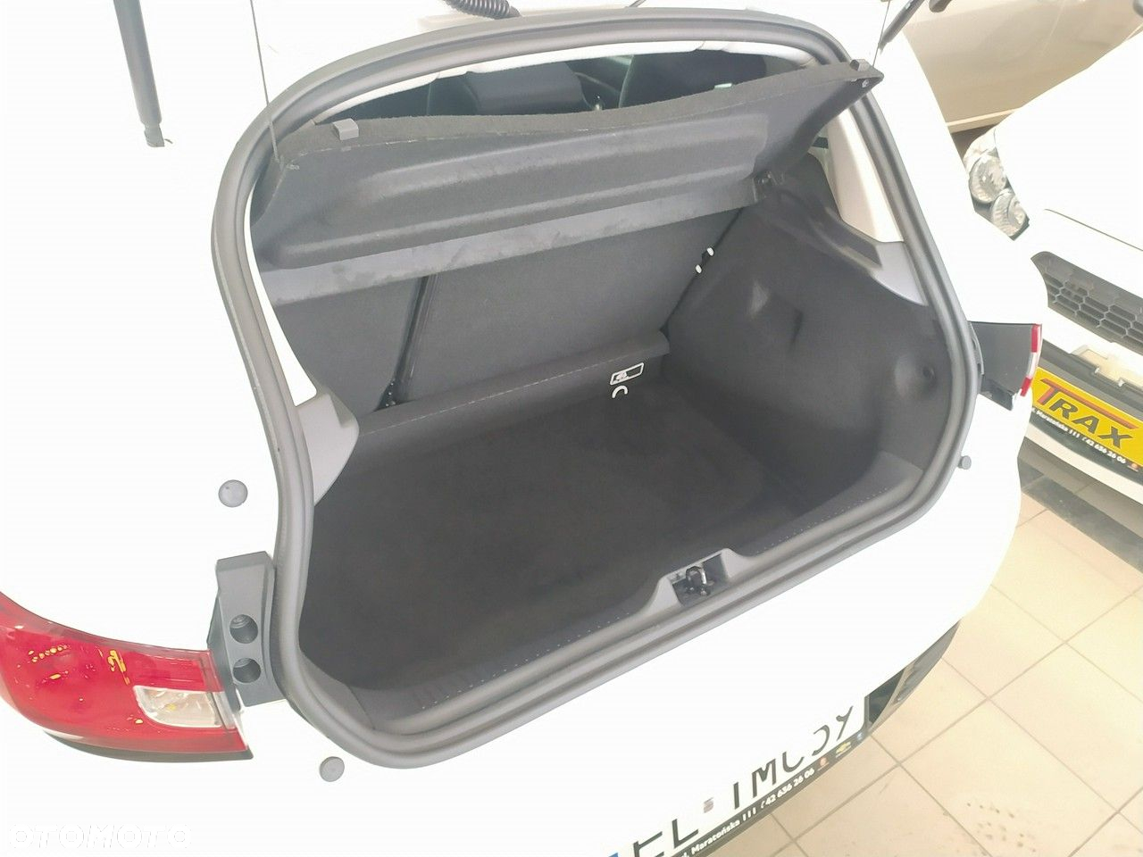 Renault Clio 1.2 16V Limited EU6 - 22