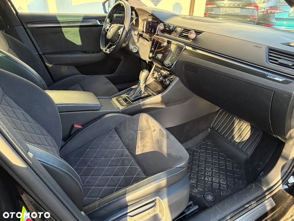 Skoda Superb 2.0 TDI SCR Sportline DSG - 8