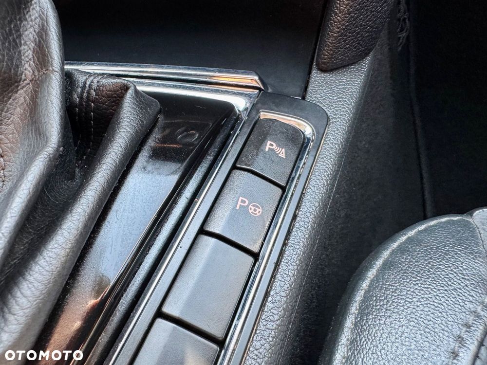 Skoda Superb 2.0 TDI L&K DSG - 10