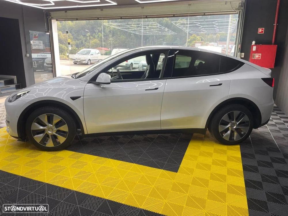 Tesla Model Y 2021 photo 2