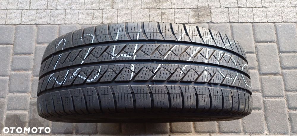 GOODYEAR 235/65R16C , pojedyńcza opona wielosezonowa wzmacniana.