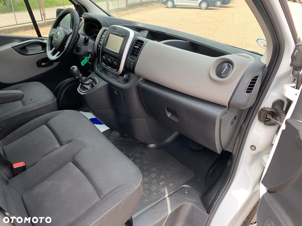Renault Trafic - 16
