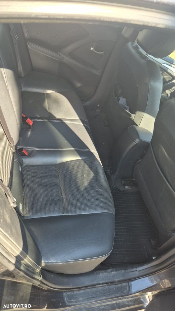Toyota Avensis 2.0 D-4D Luxury - 6