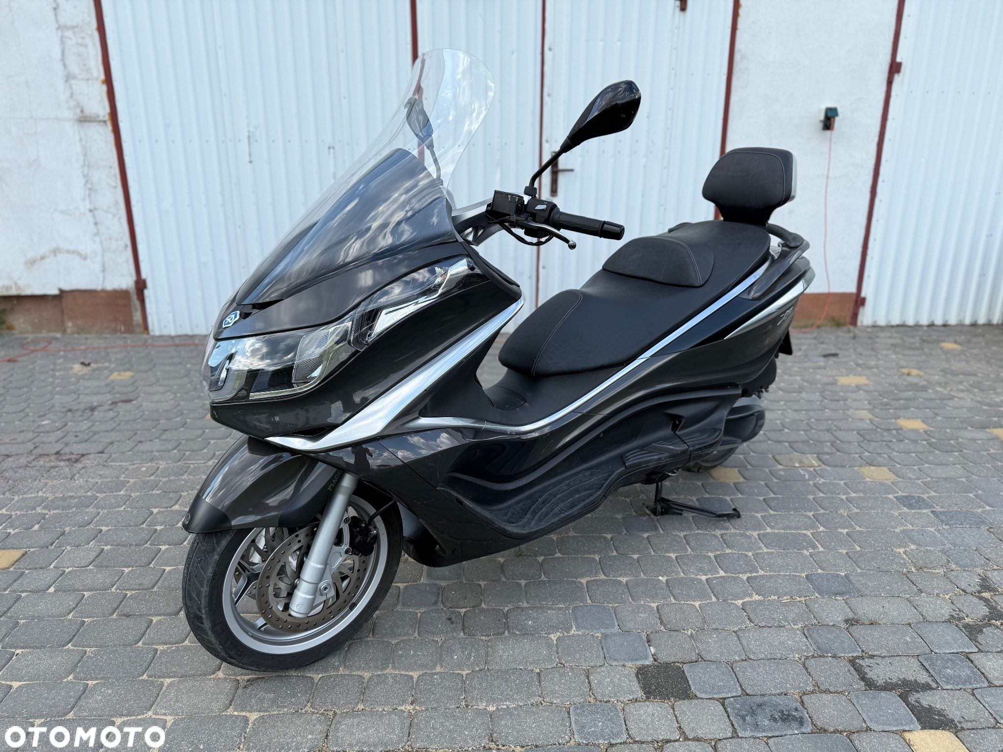 Piaggio X10 - 2