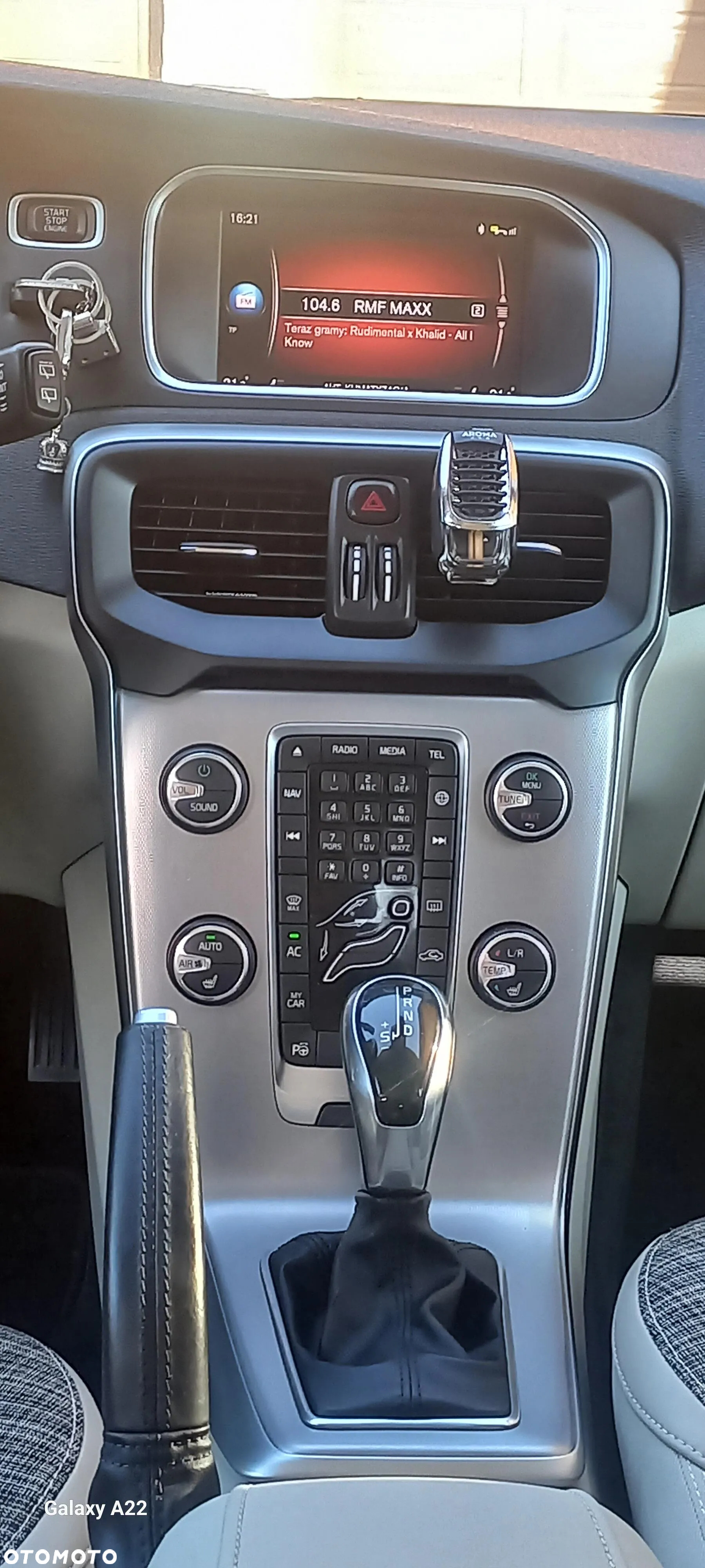 Volvo V40 D3 Drive-E Momentum - 23