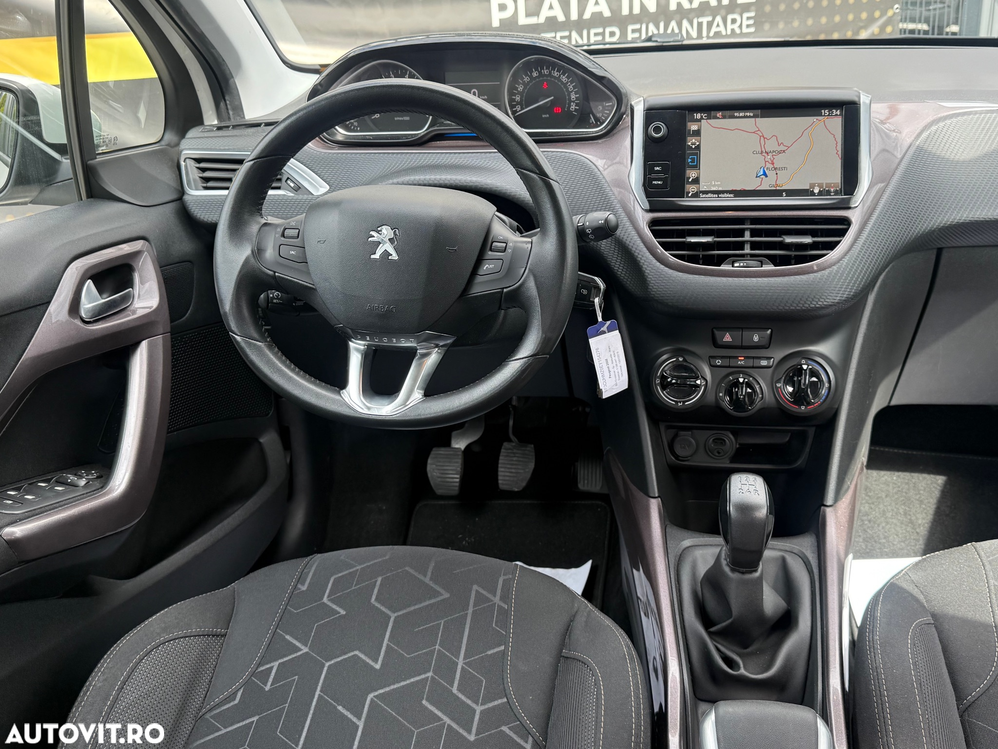 Peugeot 2008 1.2 L PureTech STT Active - 5