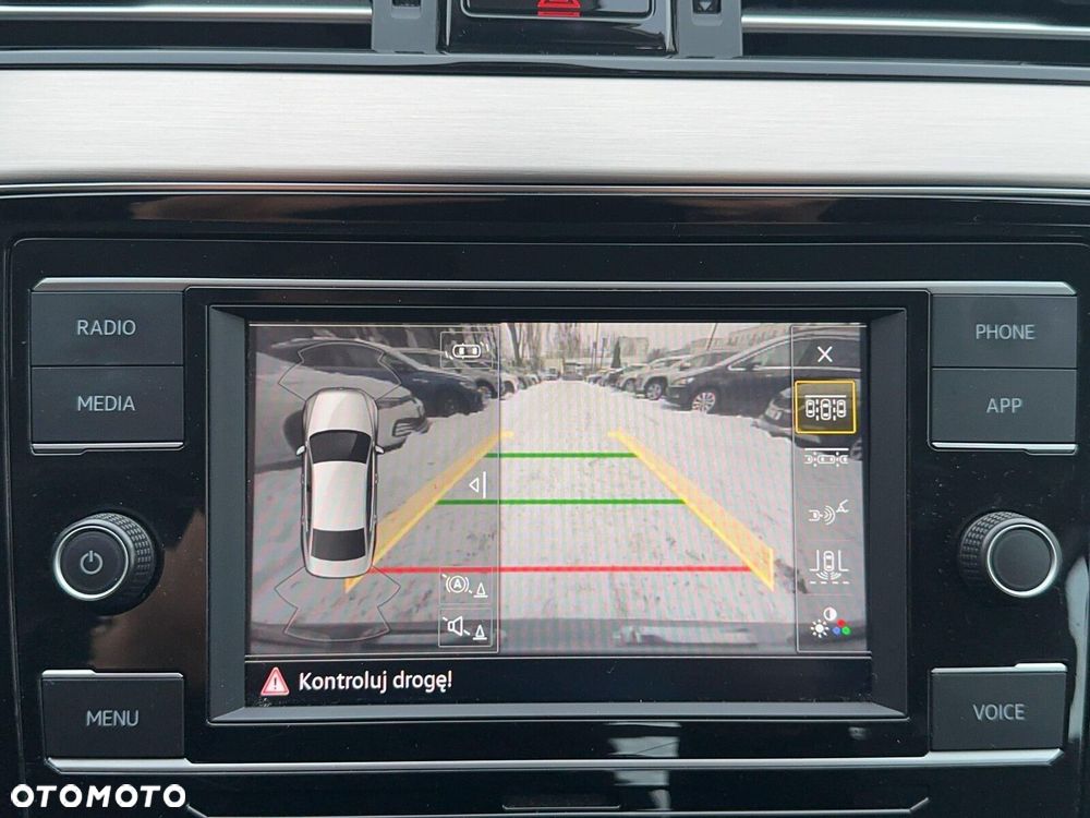 Volkswagen Passat - 22
