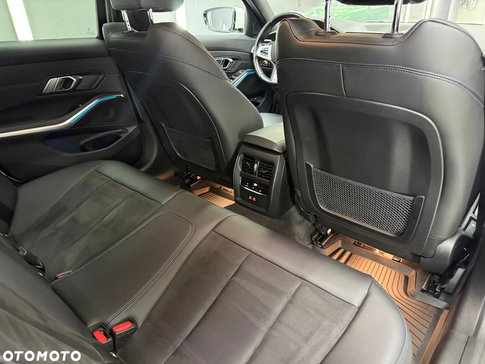 BMW Seria 3 330e xDrive M Sport sport - 36