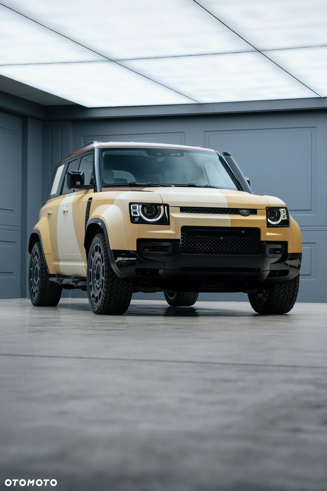 Land Rover Defender - 2