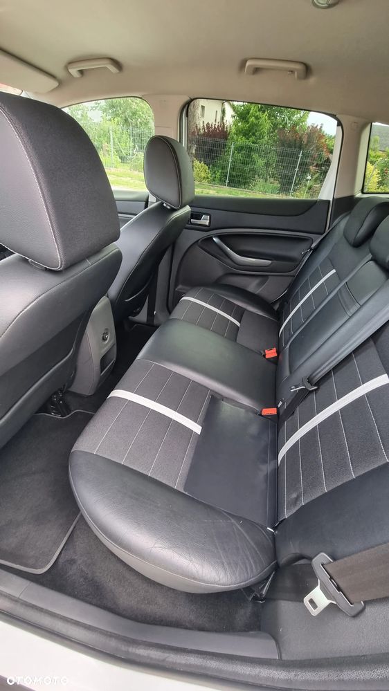 Ford Kuga 2.0 TDCi 4x4 Titanium - 11