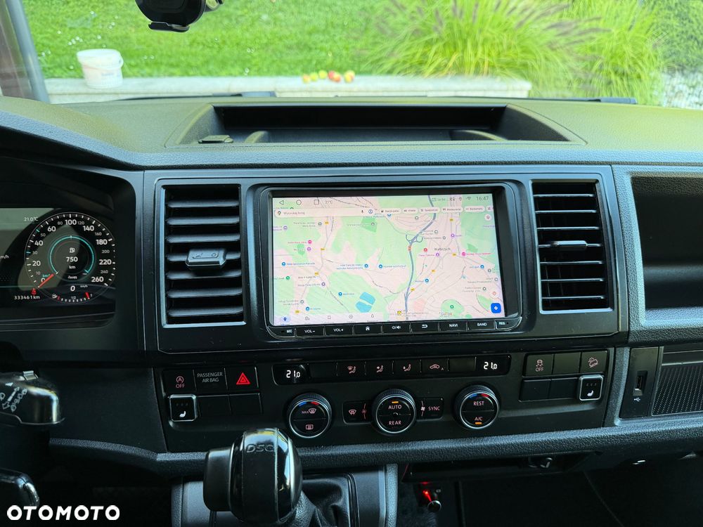 Volkswagen Caravelle - 13