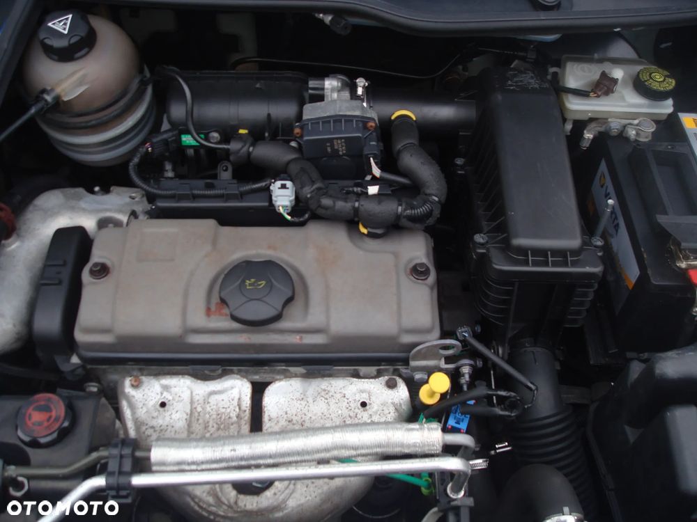 Peugeot 206 plus - 21