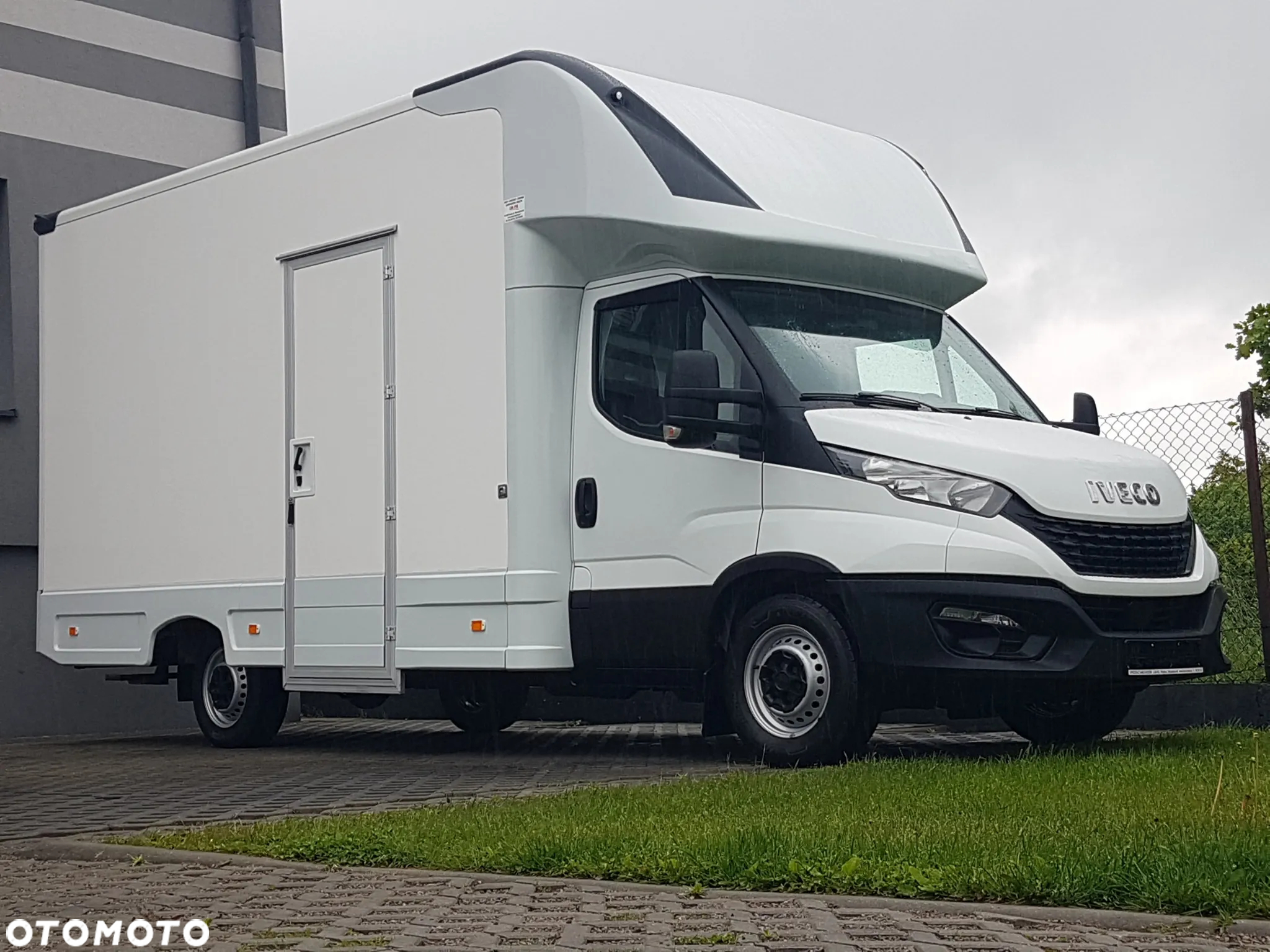 Iveco DAILY KONTENER NISKOPODŁOGOWY 4,43x2,23x2,42 SKLEP FOODTRUCK BAR KLIMA KONIOWÓZ KAMPER - 30