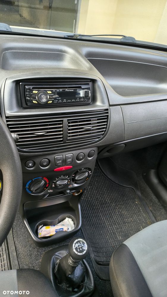 Fiat Punto 1.2 8V Actual Premius - 6