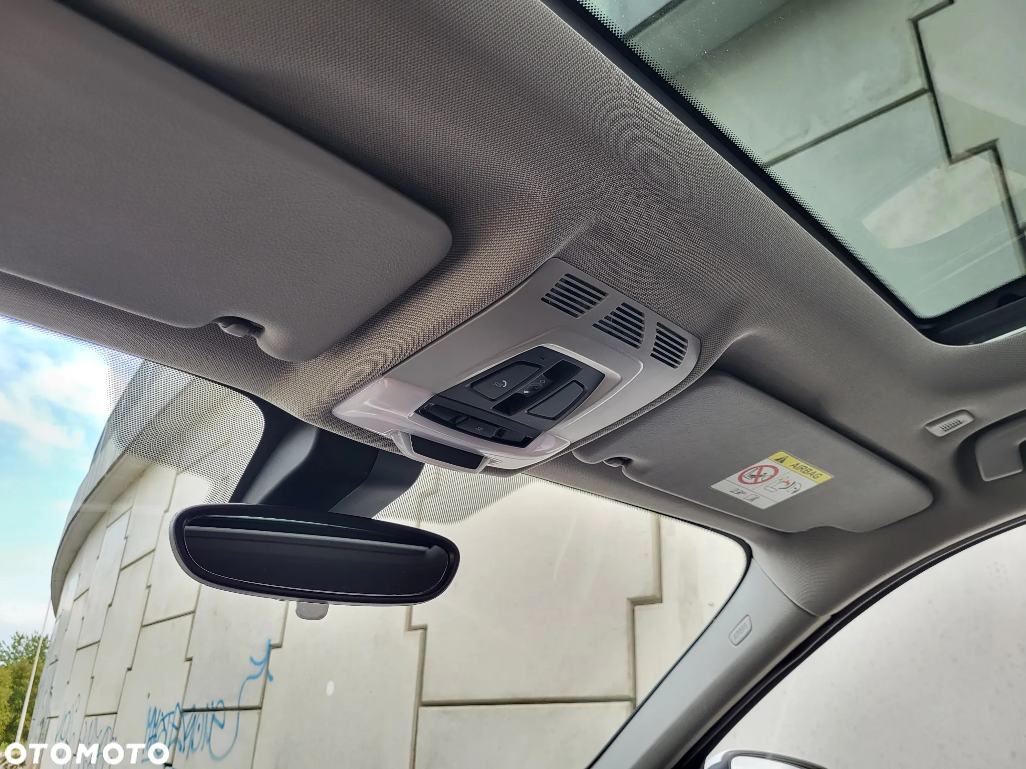 BMW X1 sDrive18d - 11