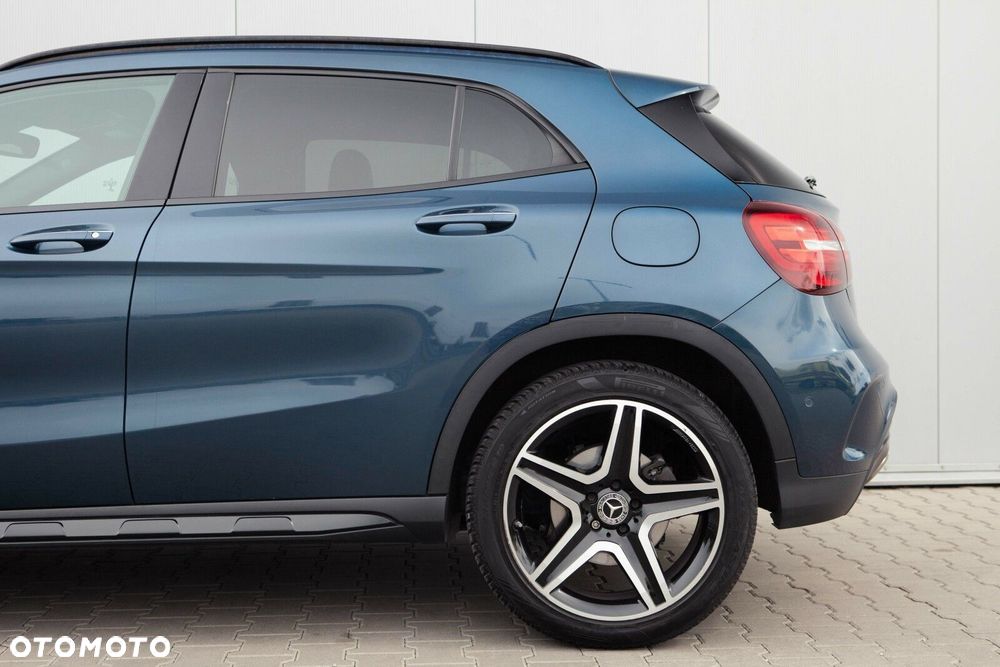 Mercedes-Benz GLA 220 4-Matic AMG Line - 10