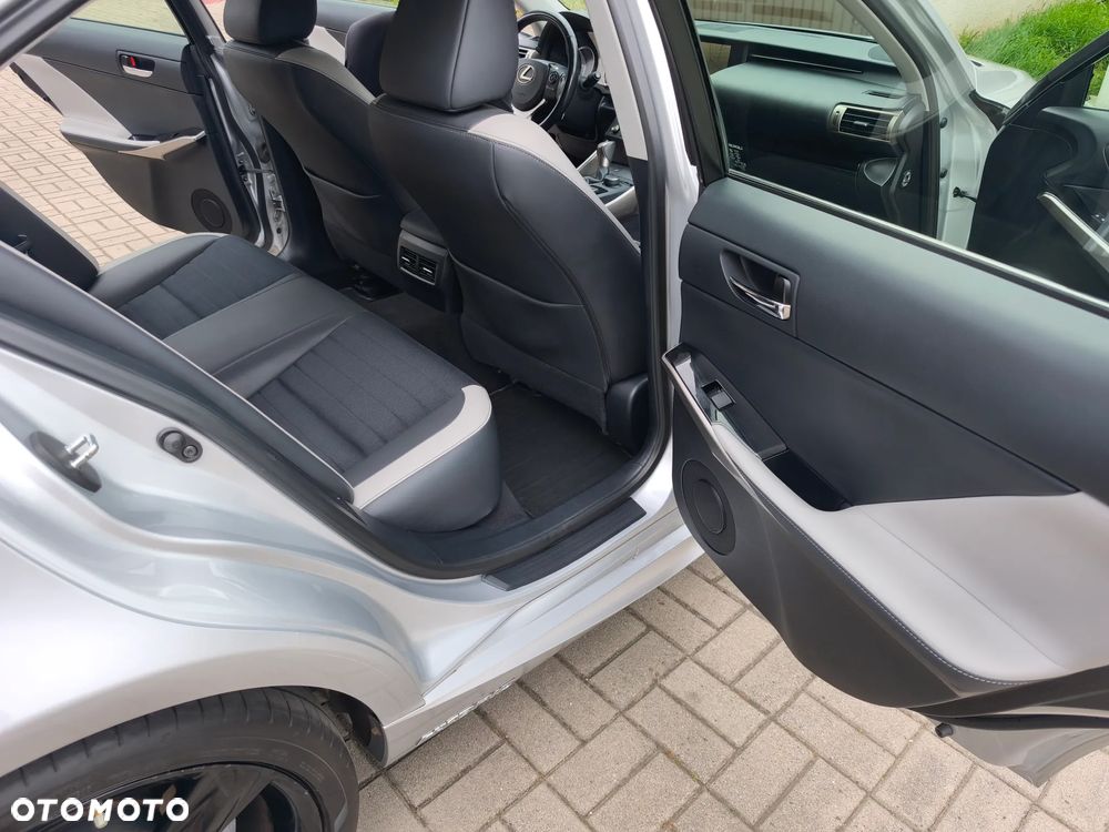 Lexus IS Sport Line - 28