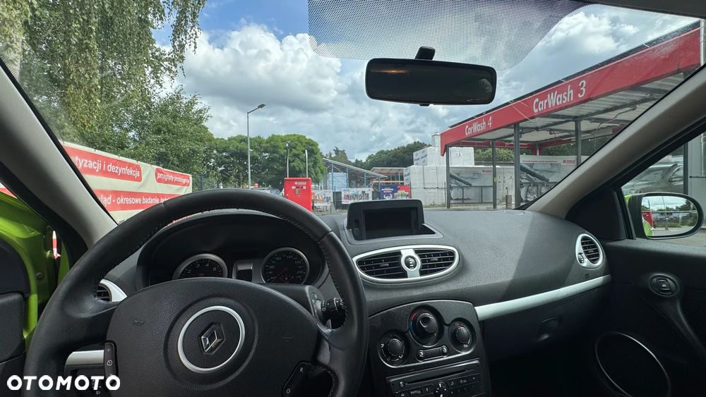 Renault Clio - 19