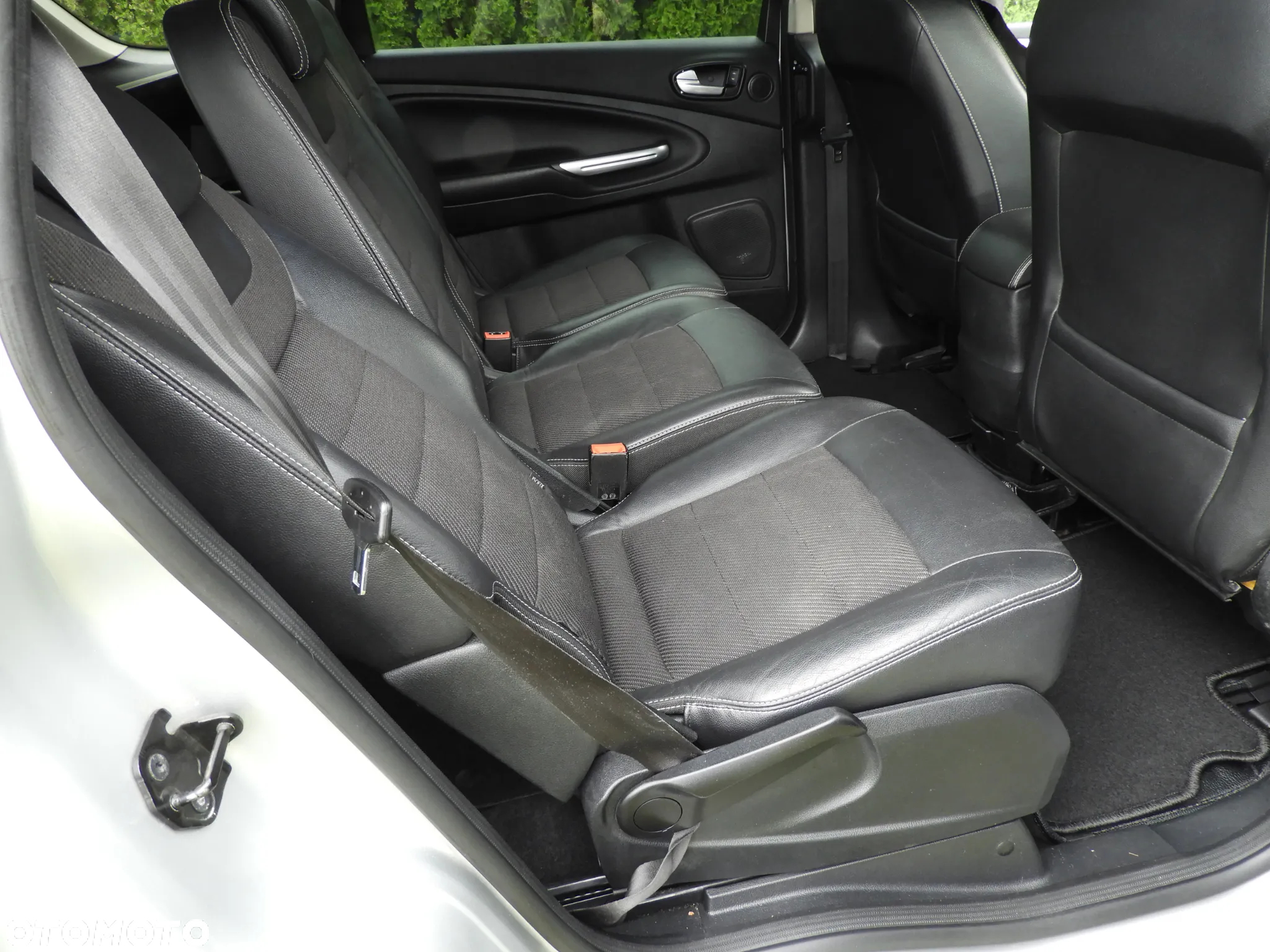 Ford S-Max - 24