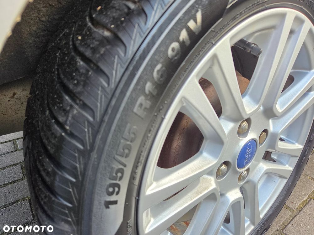 Ford Tourneo Courier ver-1-5-tdci-trend - 7