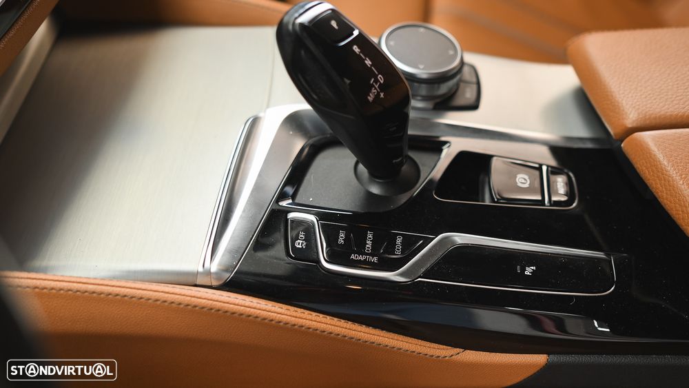BMW 520 d Pack Desportivo M Auto - 52