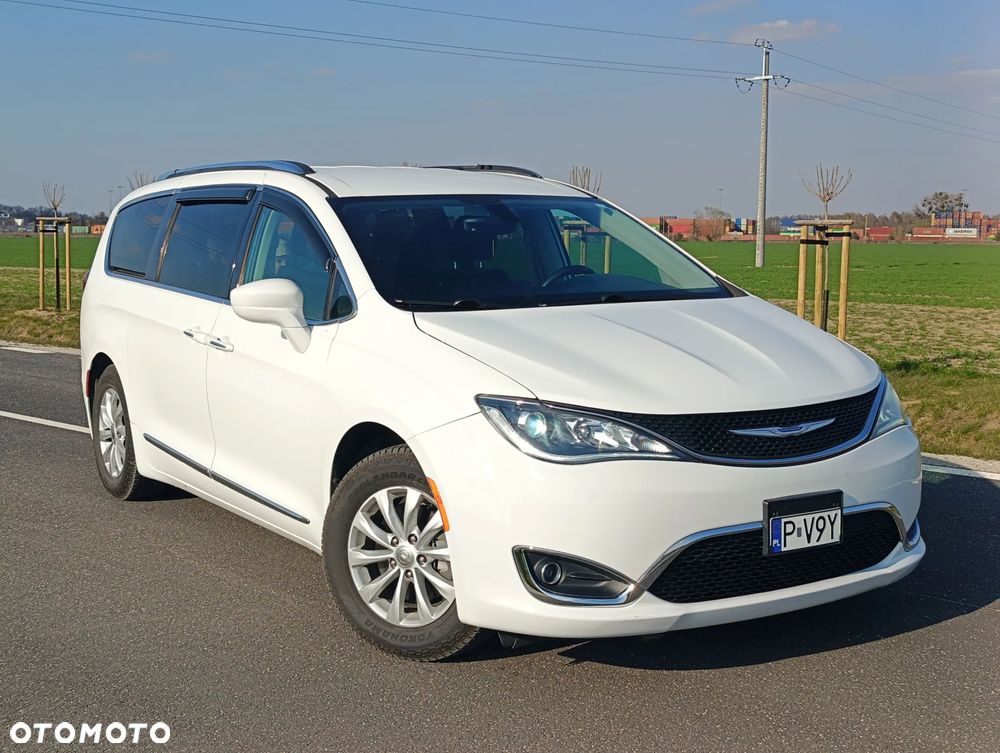 Chrysler Pacifica - 7