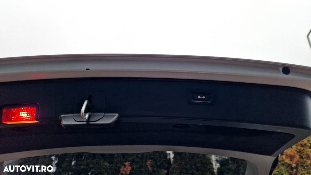 BMW Seria 5 520d Touring BluePerformance Sport-Aut. - 12