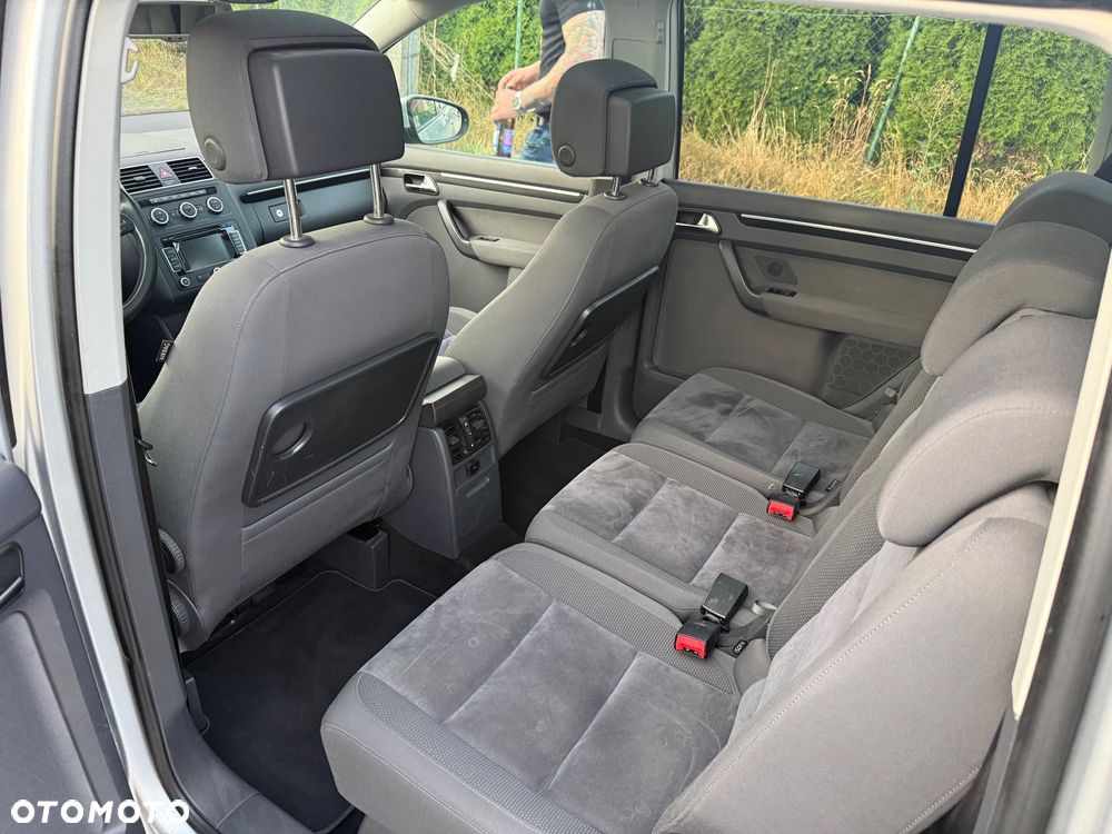 Volkswagen Touran 2.0 TDI DSG Highline - 13