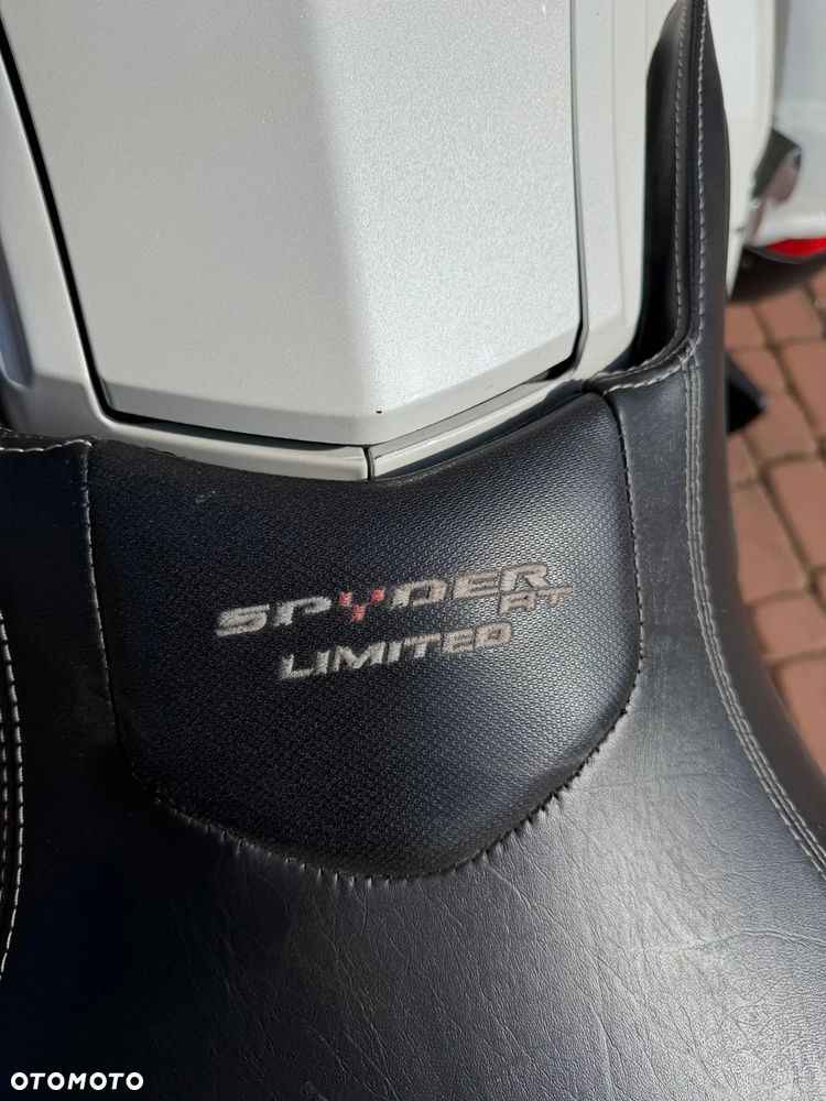 Can-Am Spyder - 8