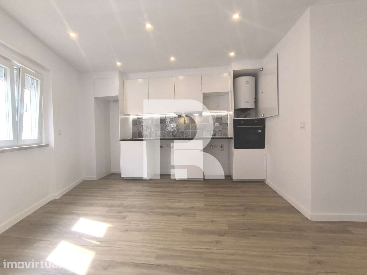 Apartamento T2 Remodelado no Forte da Casa, VFXira - Grande imagem: 2/17