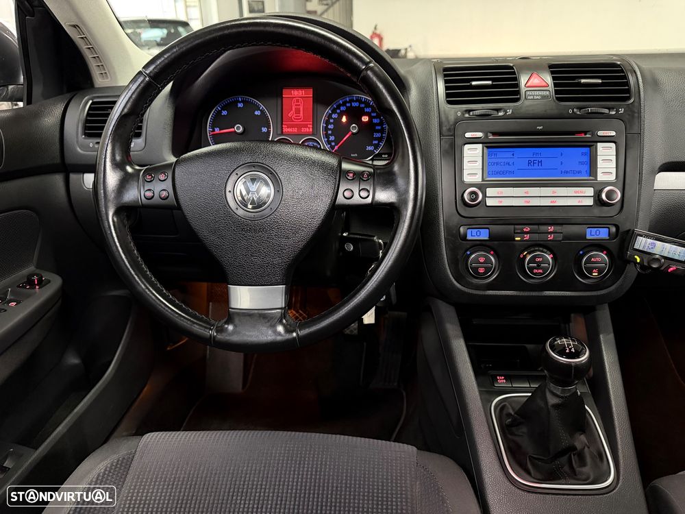 VW Jetta 1.9 TDi Sportline - 15