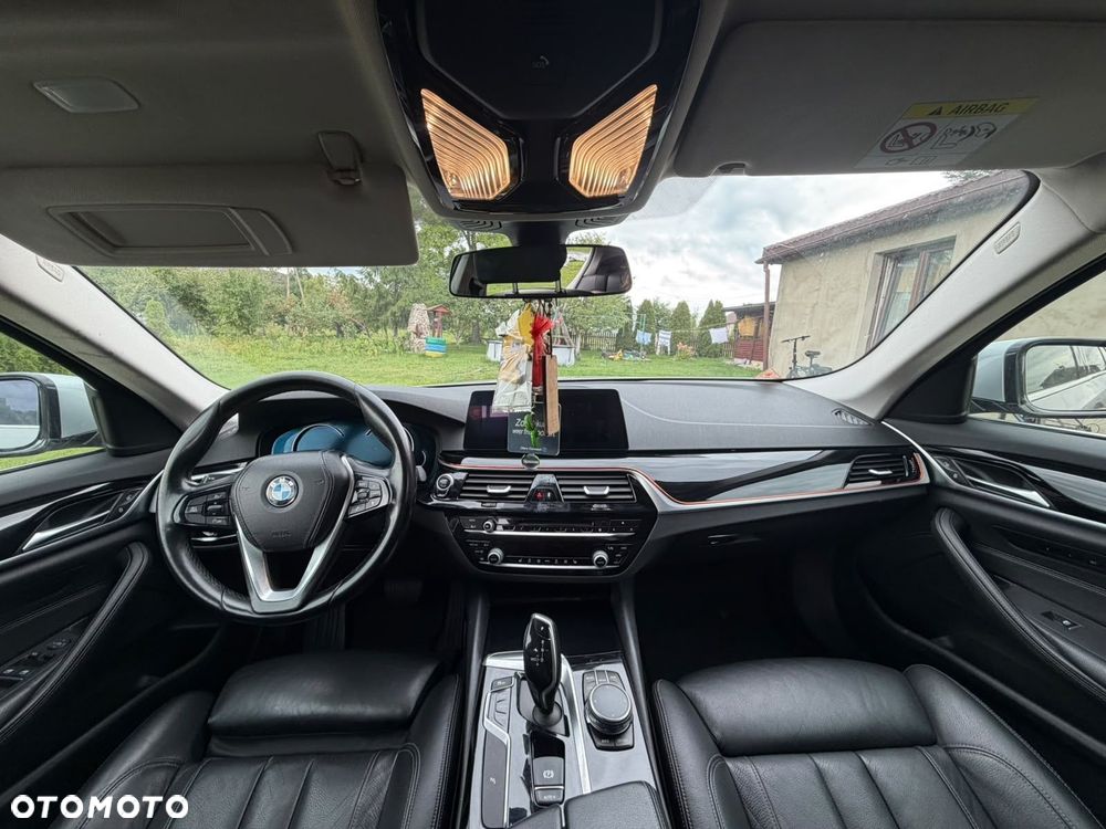 BMW Seria 5 520i - 8