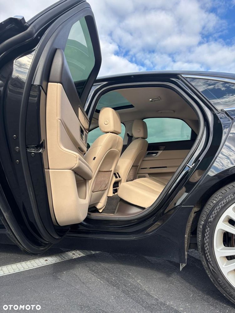 Jaguar XF 2.0 i4D AWD Prestige - 38