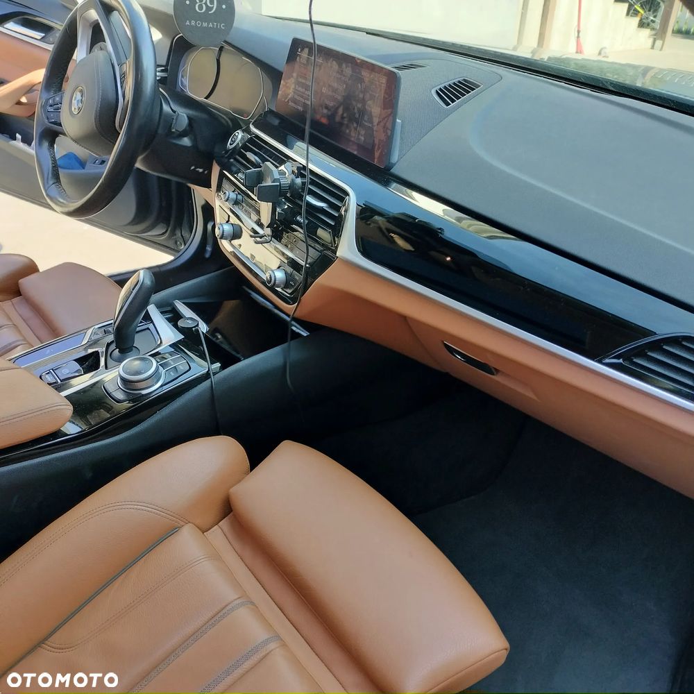 BMW Seria 5 520d xDrive Sport Line - 17