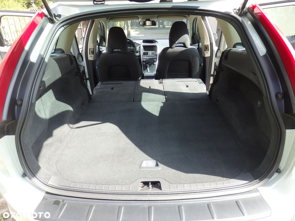 Volvo XC 60 2.4D DRIVe - 11