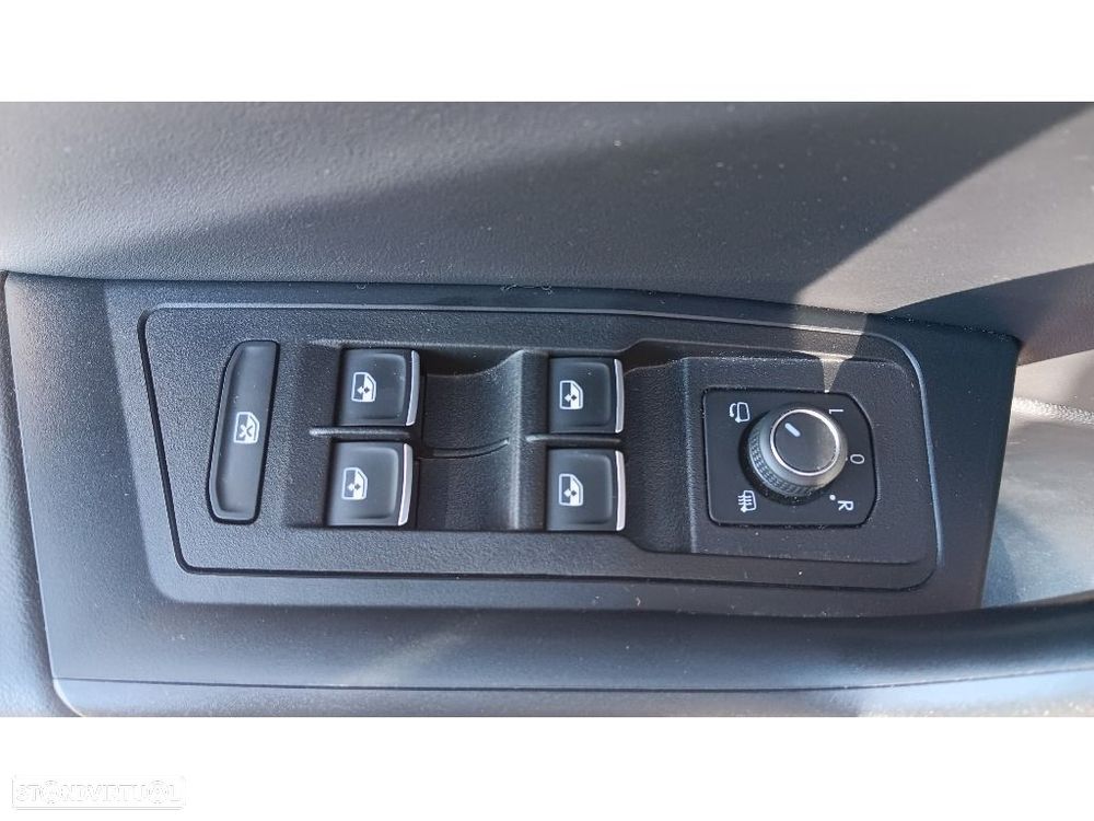 VW T-Roc 2.0 TDI R-Line DSG - 4