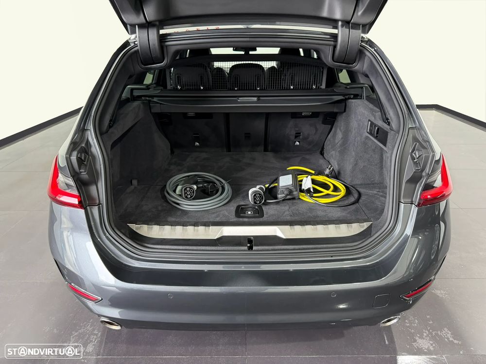 BMW 320 e Corporate Edition Auto - 48