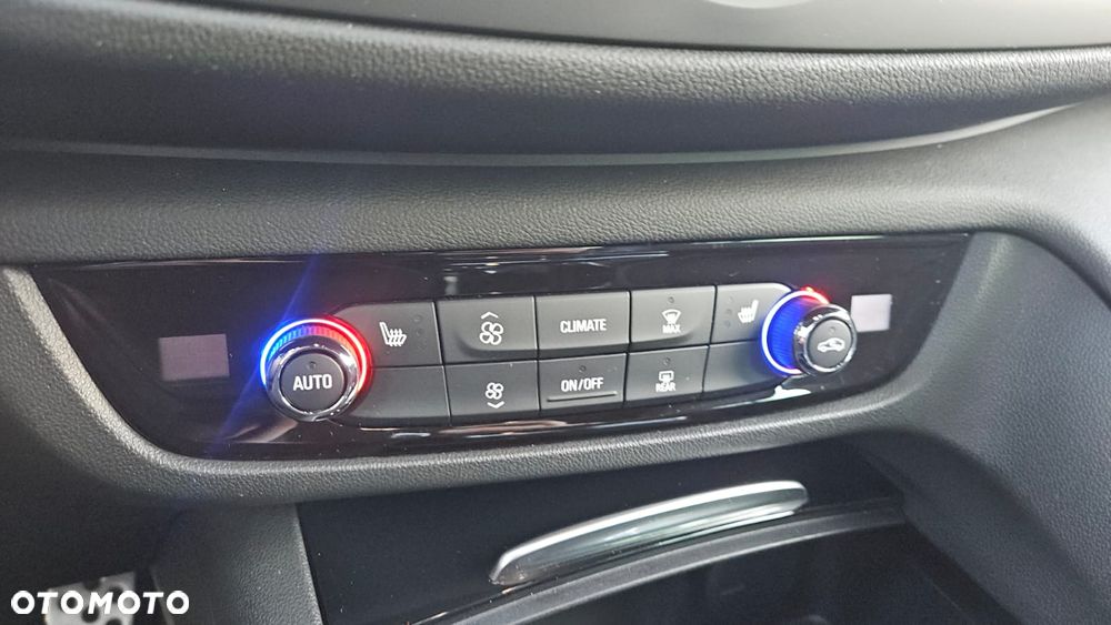 Opel Insignia 2.0 T 4x4 GSi + S&S - 19