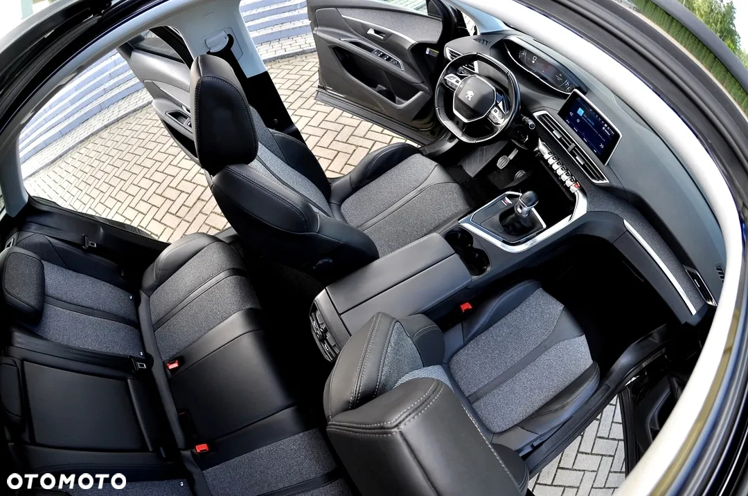 Peugeot 3008 1.2 PureTech Allure S&S - 18