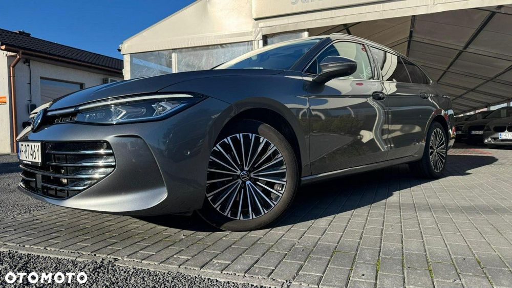 Volkswagen Passat - 1
