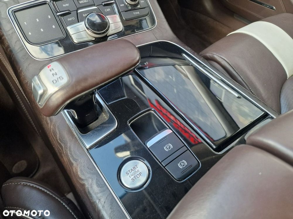 Audi A8 4.2 TDI DPF (clean diesel) quattro tiptronic Lang - 32
