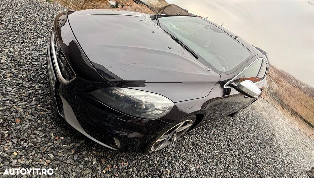 Volvo V40 D3 Rdesign - 1