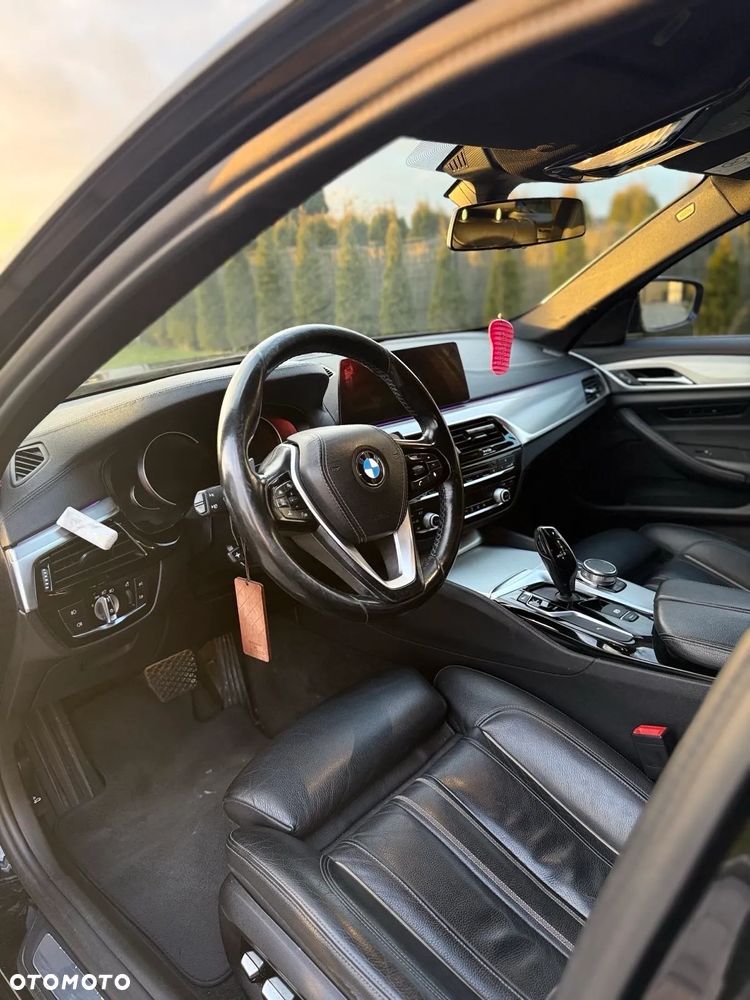 BMW Seria 5 530d Luxury Line - 10